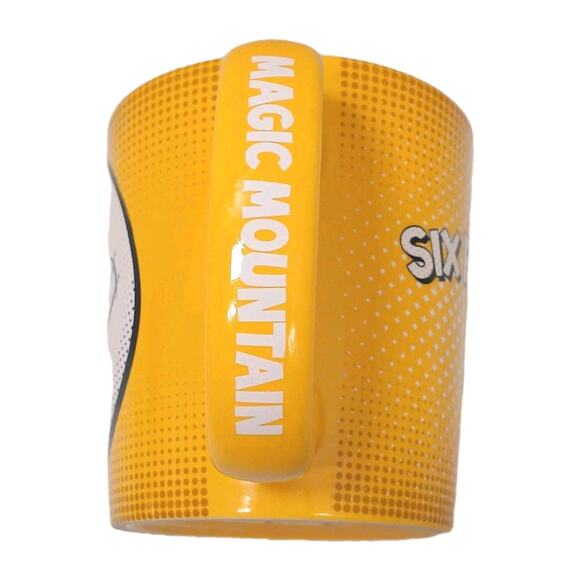 Six Flags Magic Mountain Looney Tunes Tweety Bird YELLOW Ceramic Wide Mug Cup - Picture 7 of 16